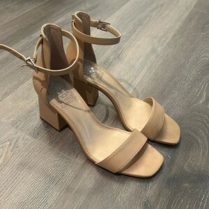 EUC Vince camuto beige block heels
